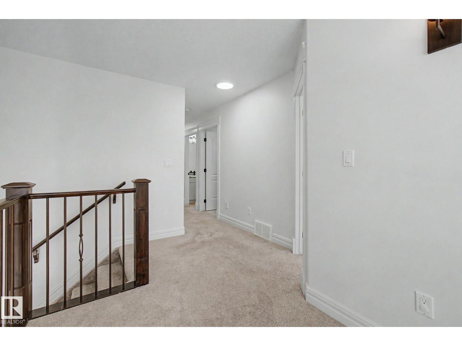 9654 83 AV NW - 33