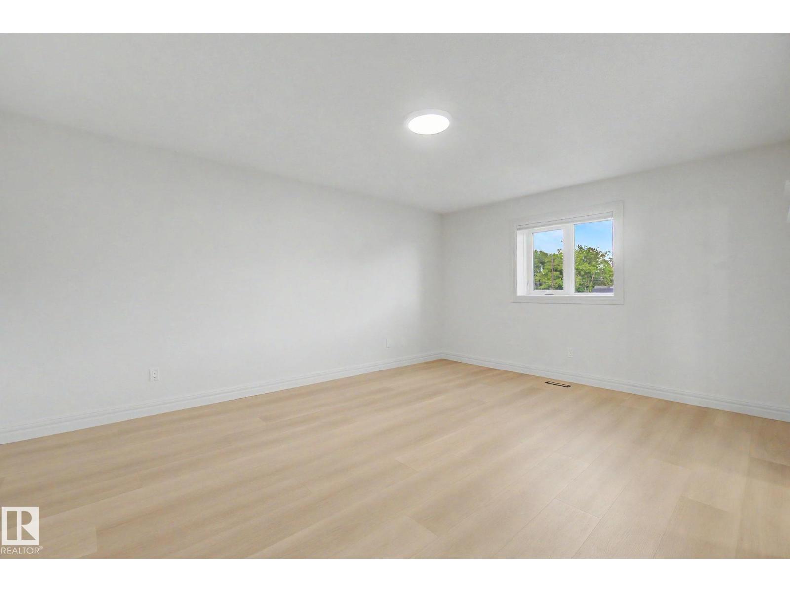 9654 83 AV NW - 46
