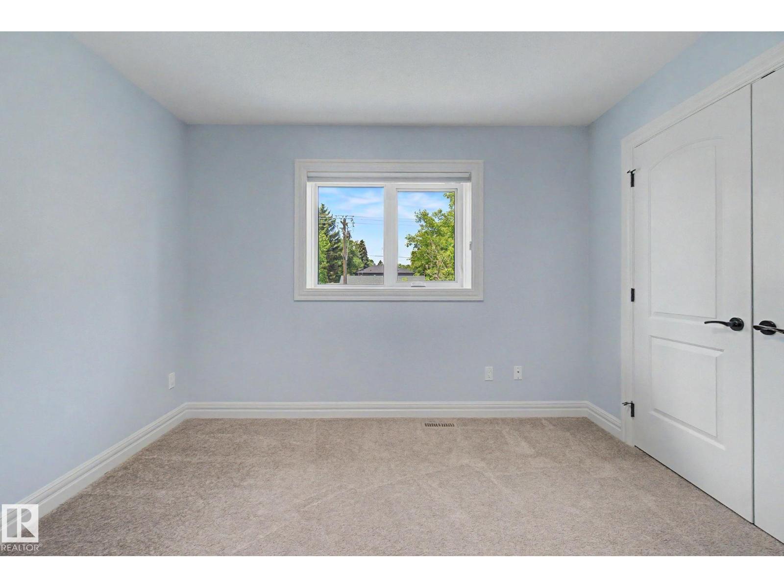 9654 83 AV NW - 44