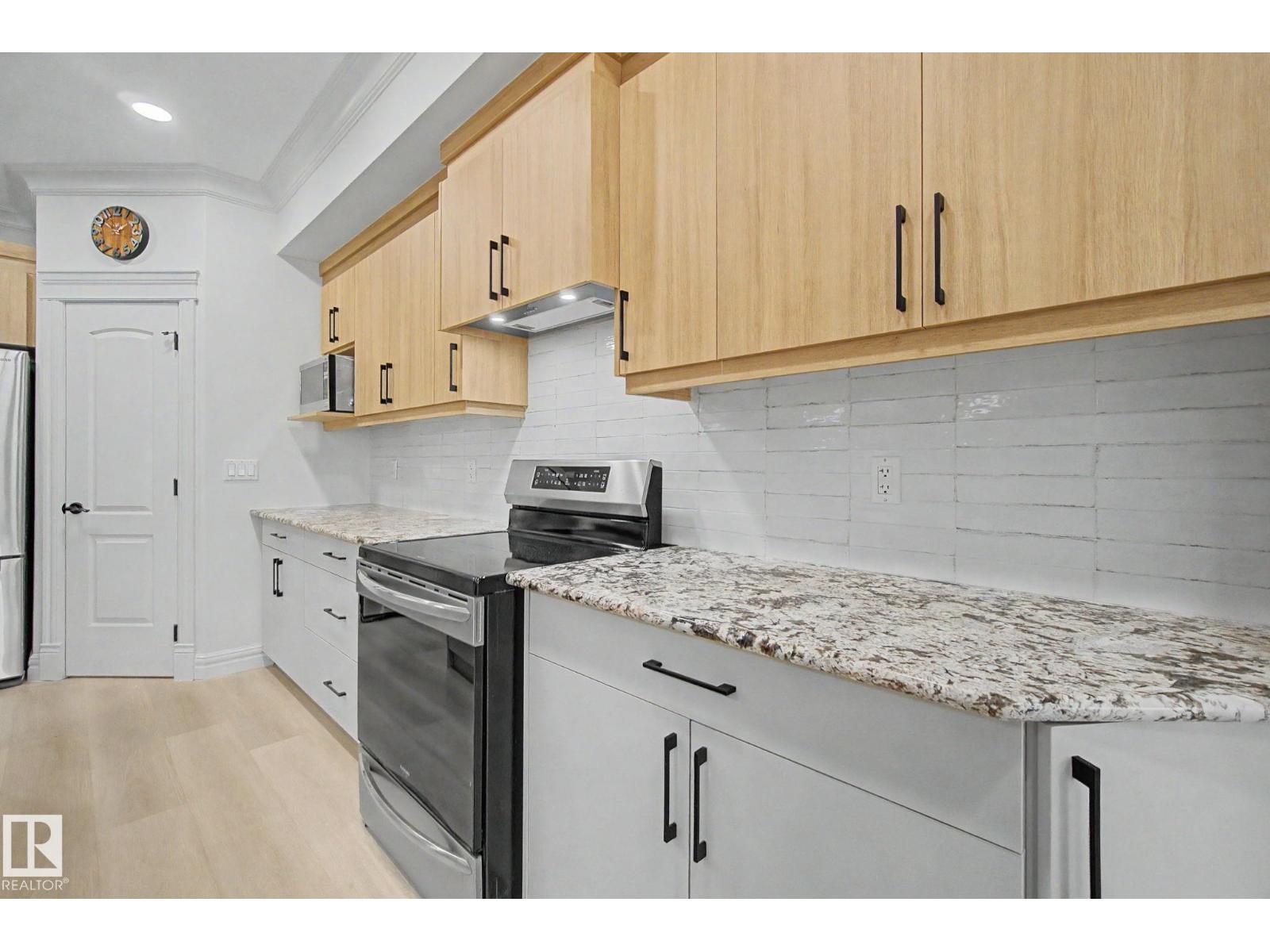 9654 83 AV NW - 22