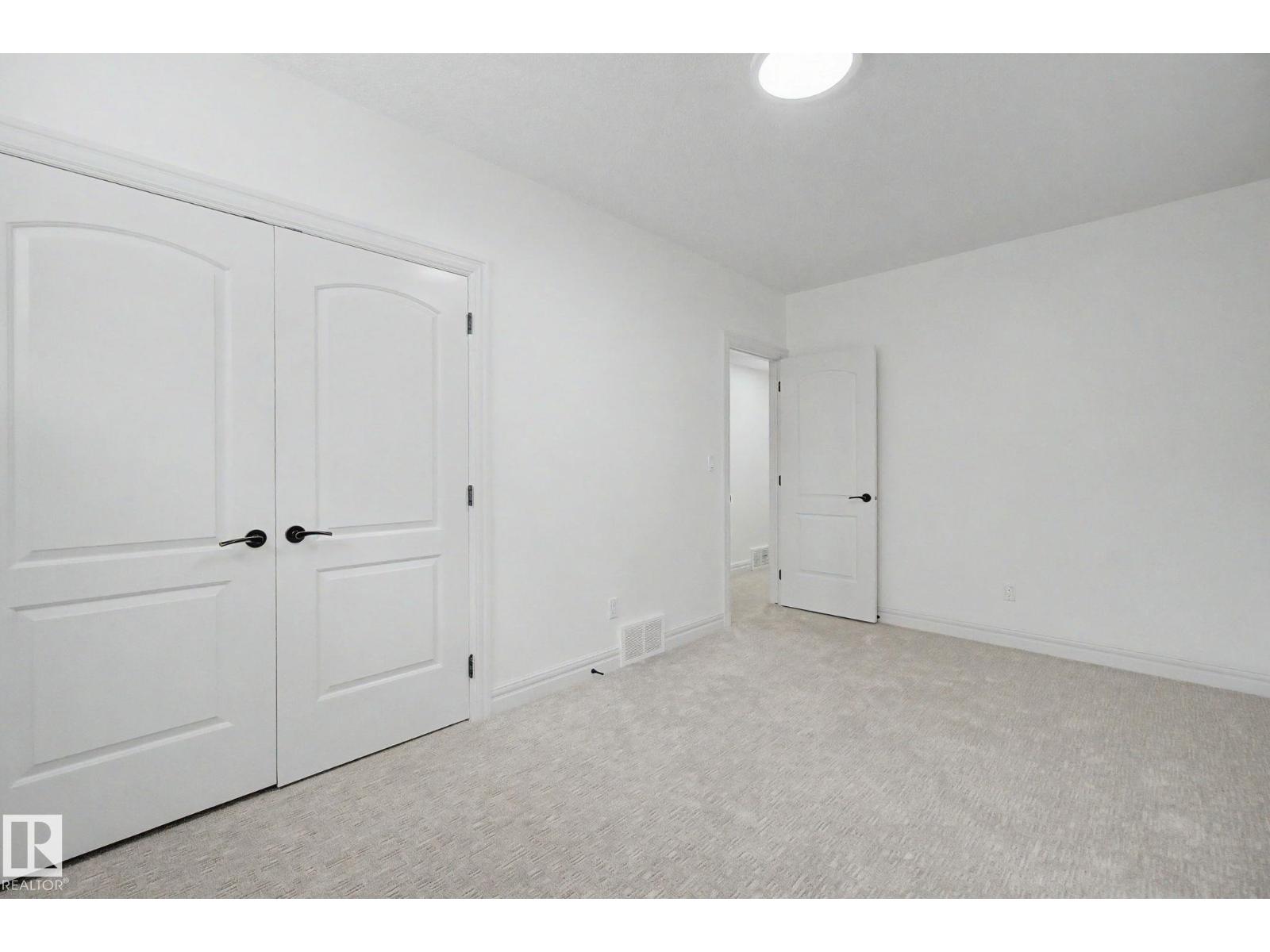 9654 83 AV NW - 60