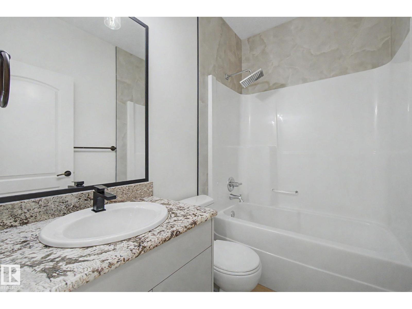 9654 83 AV NW - 15