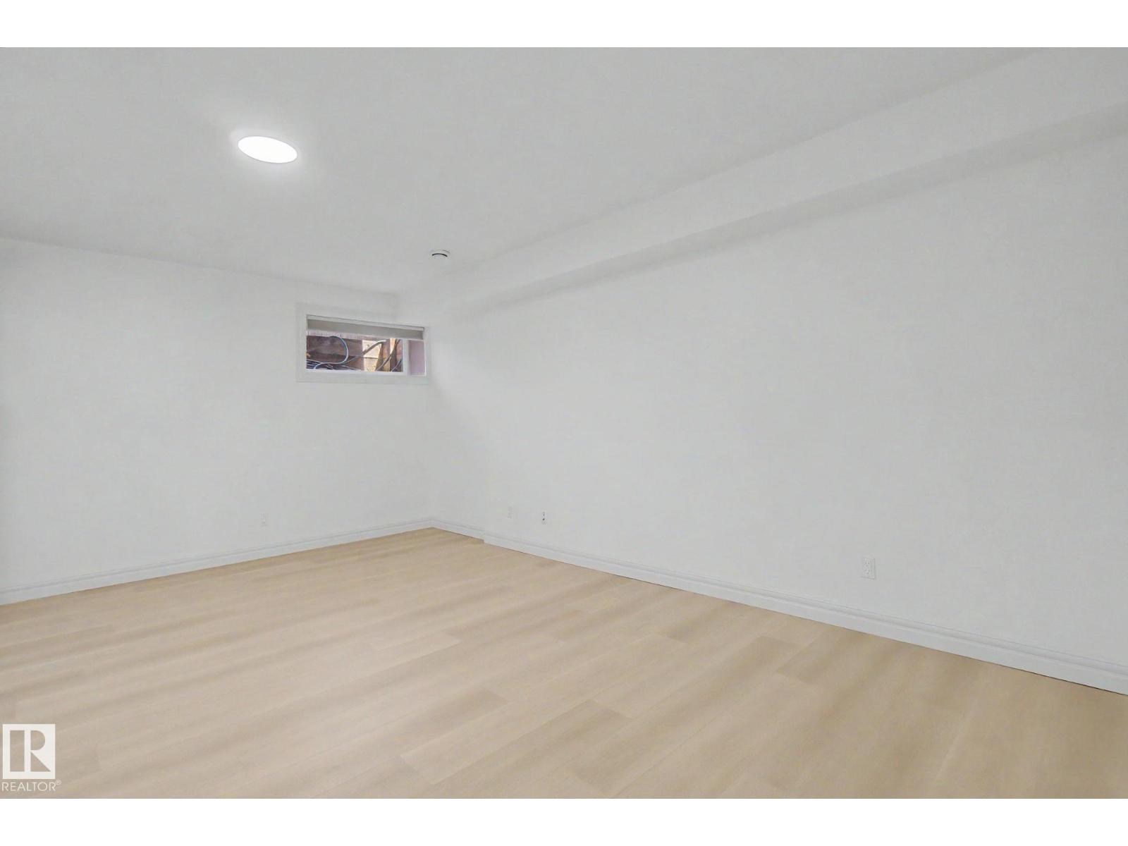 9654 83 AV NW - 50