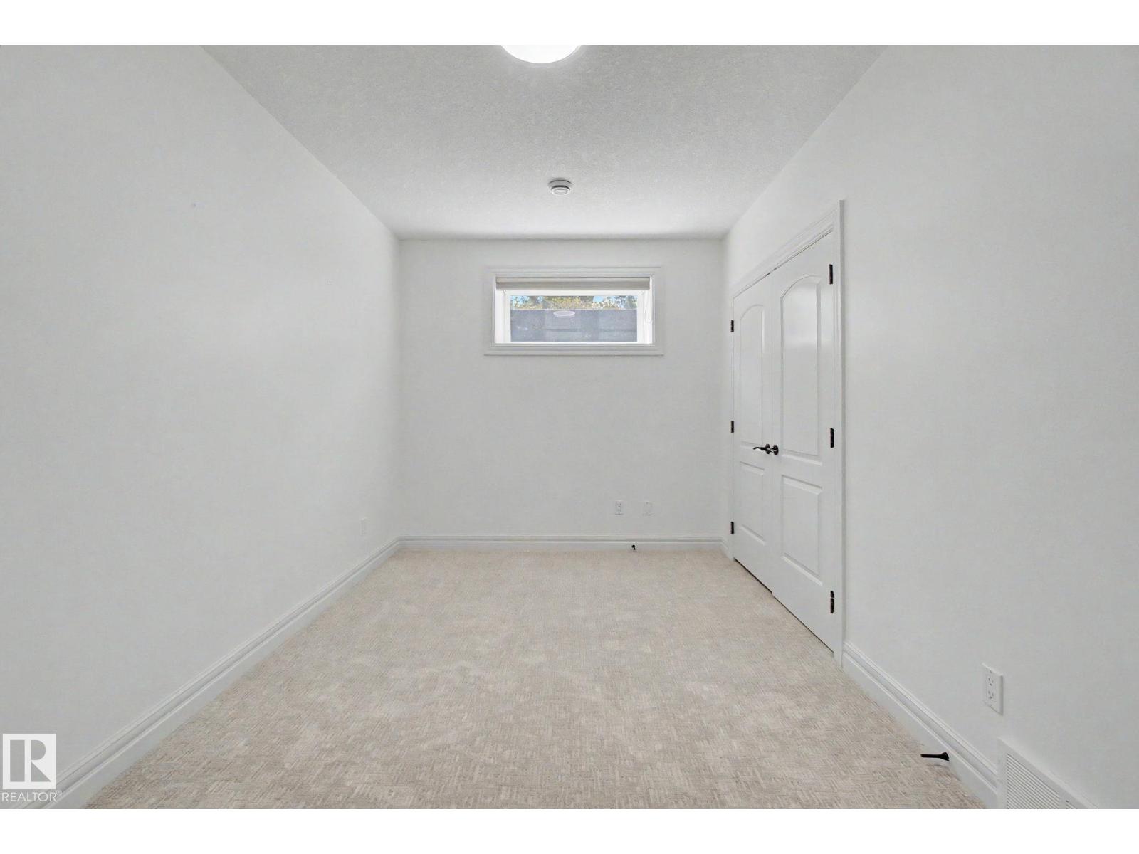 9654 83 AV NW - 59