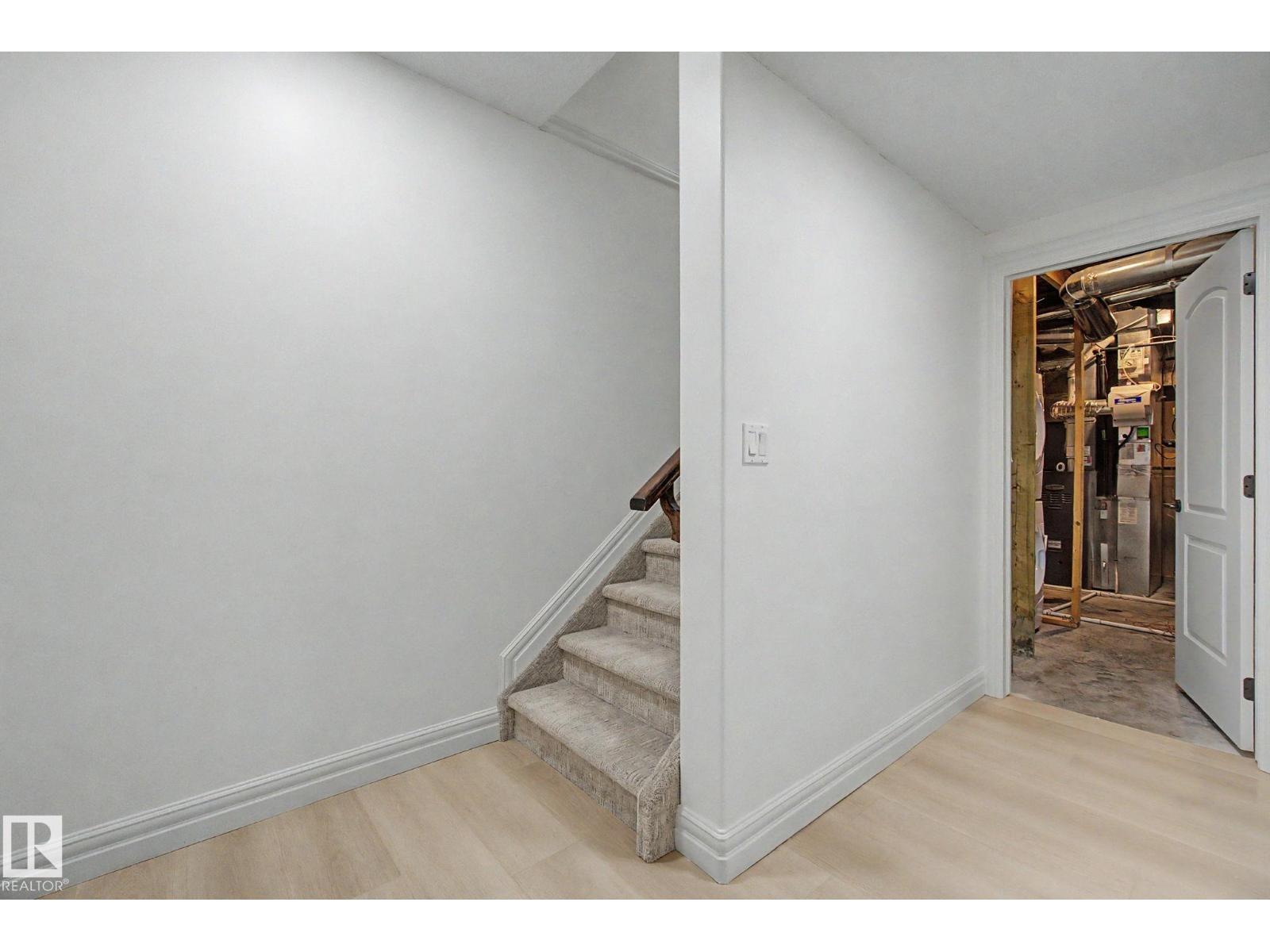 9654 83 AV NW - 64