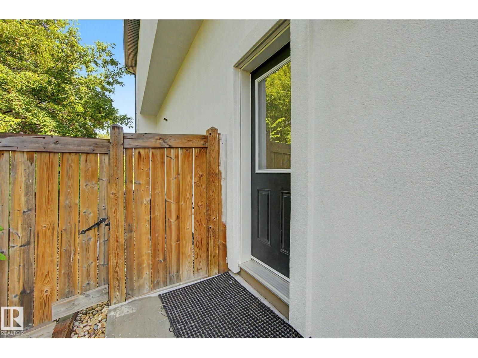 9654 83 AV NW - 67