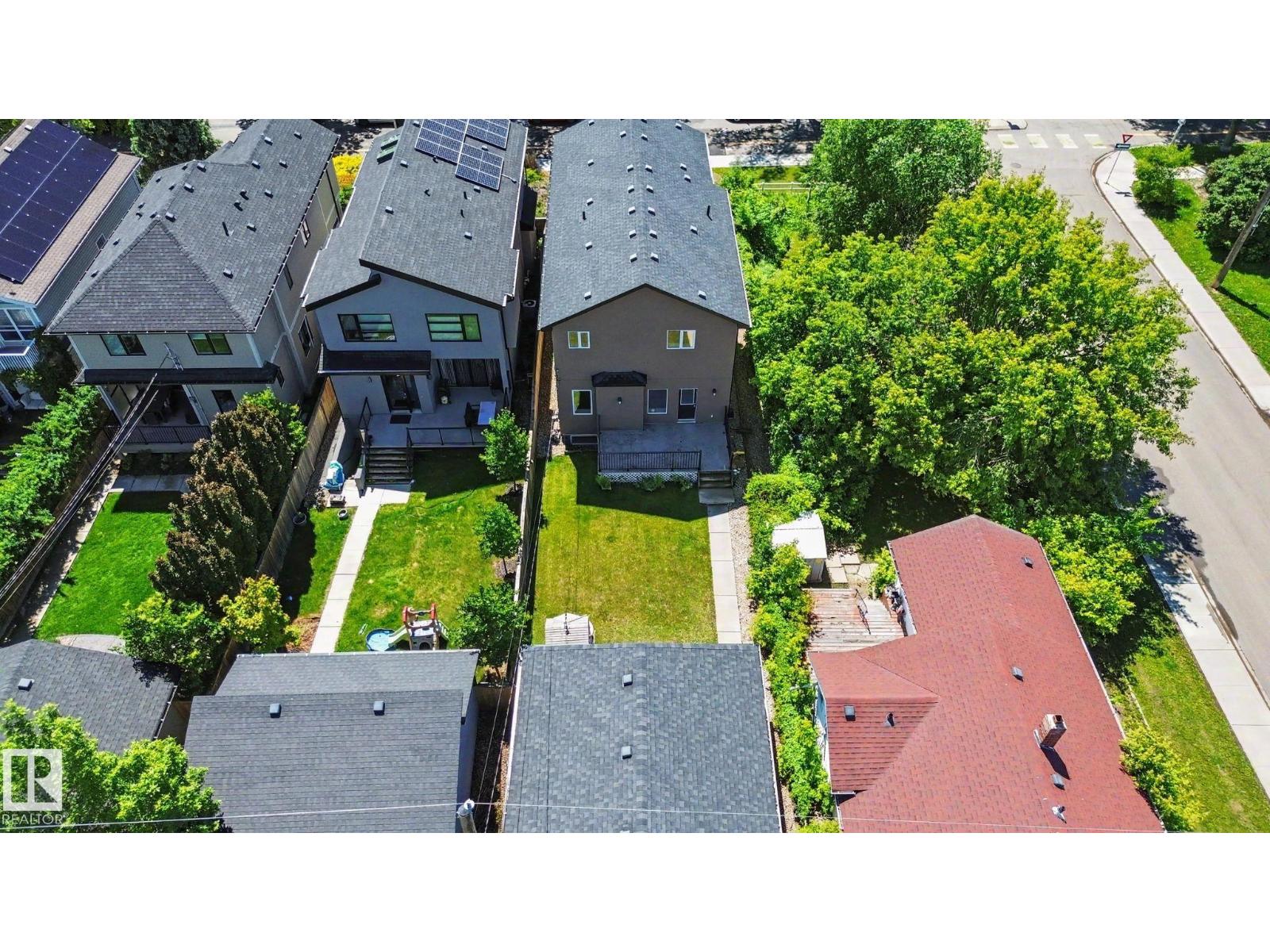 9654 83 AV NW - 70