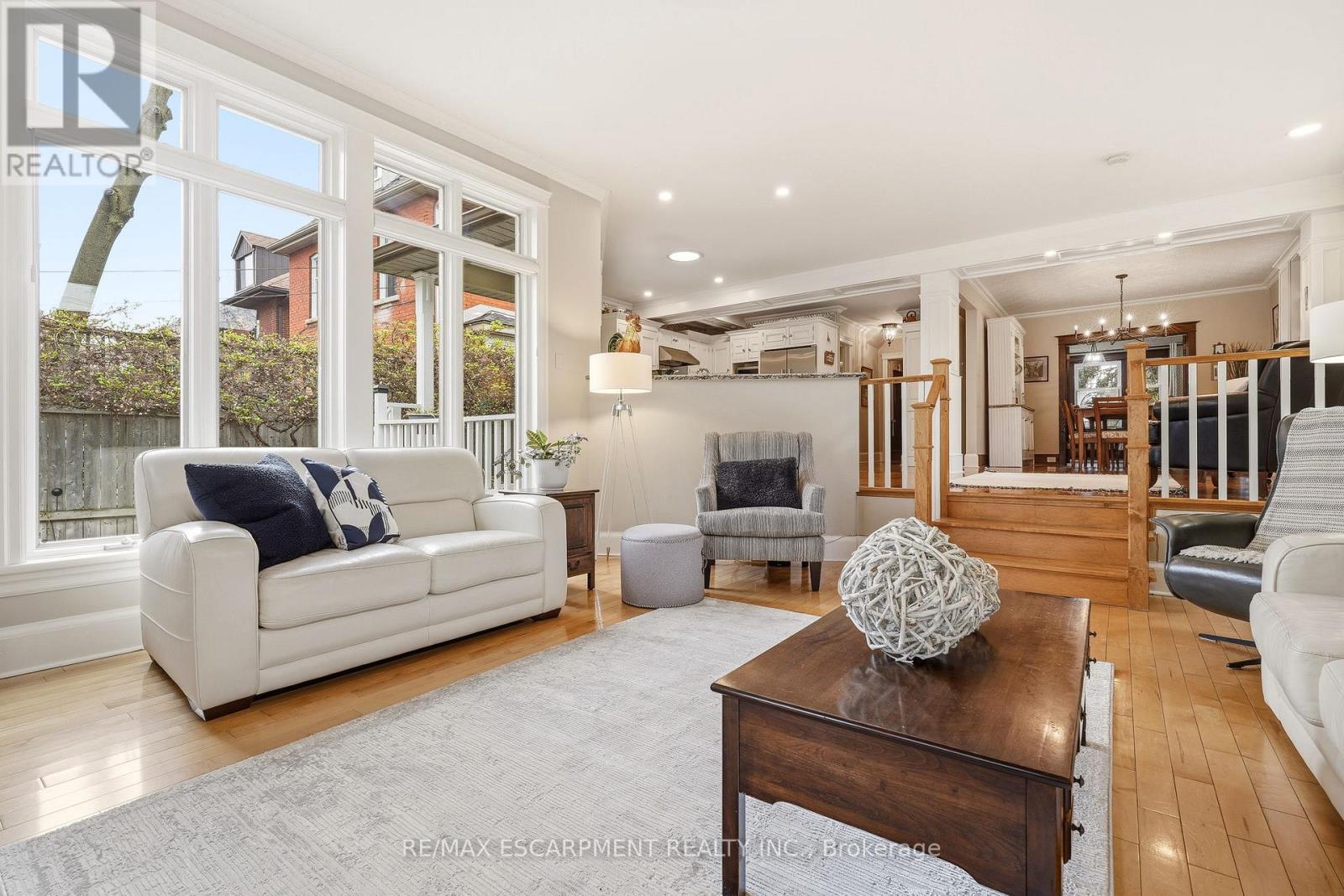2116 CAROLINE STREET - 21