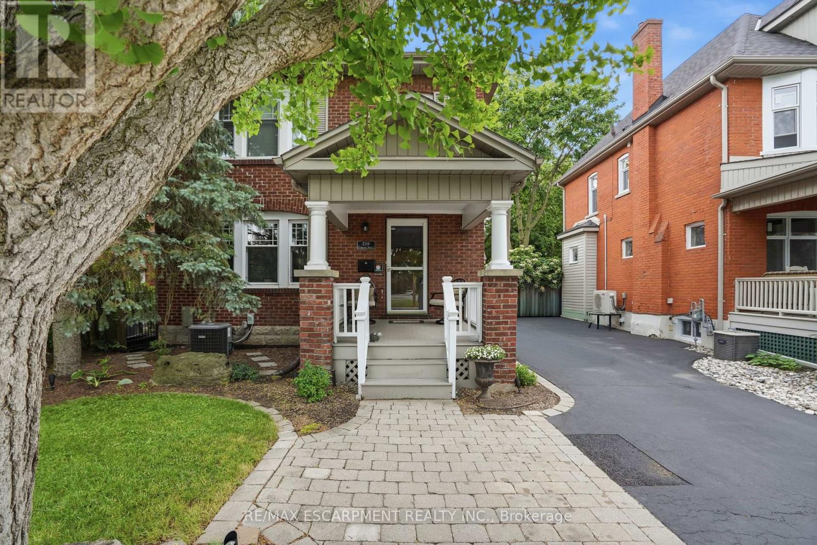 2116 CAROLINE STREET - 3