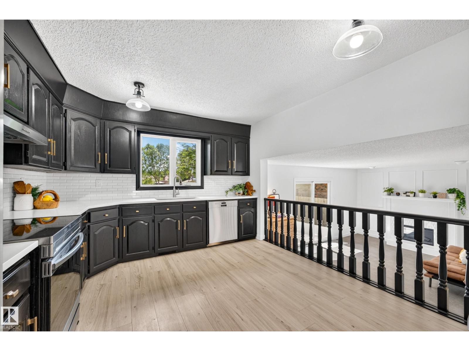 55 EKOTA CR NW — photo 32