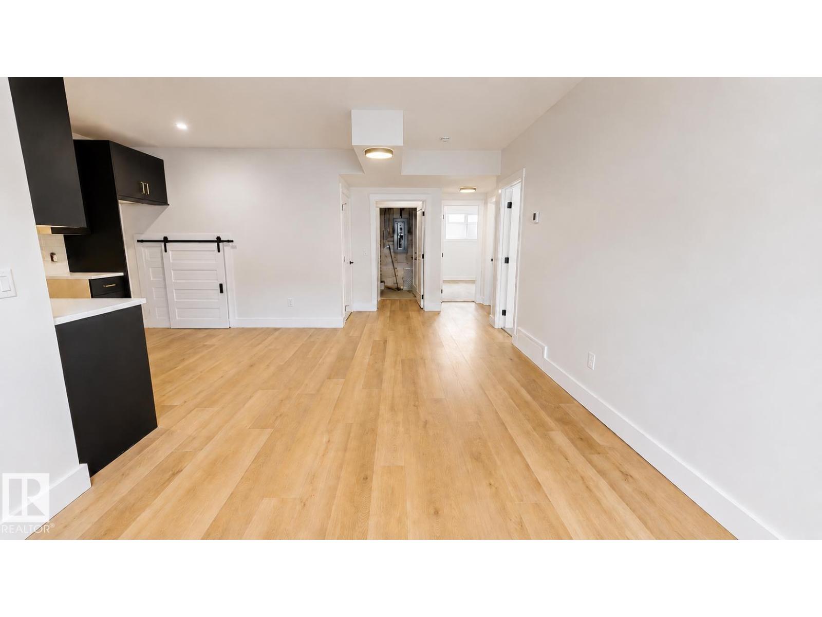 4710 49 ST - 23
