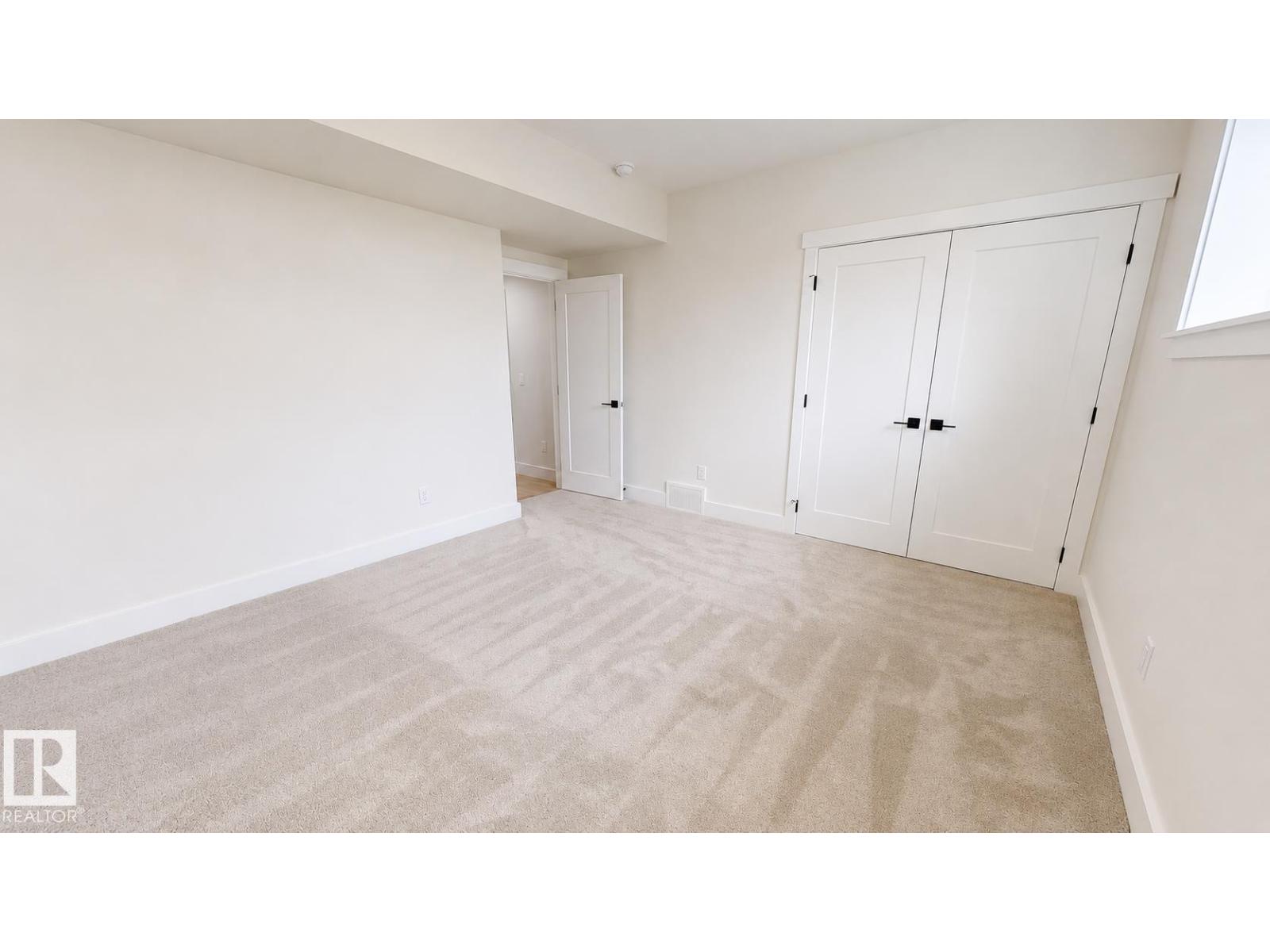 4710 49 ST - 28