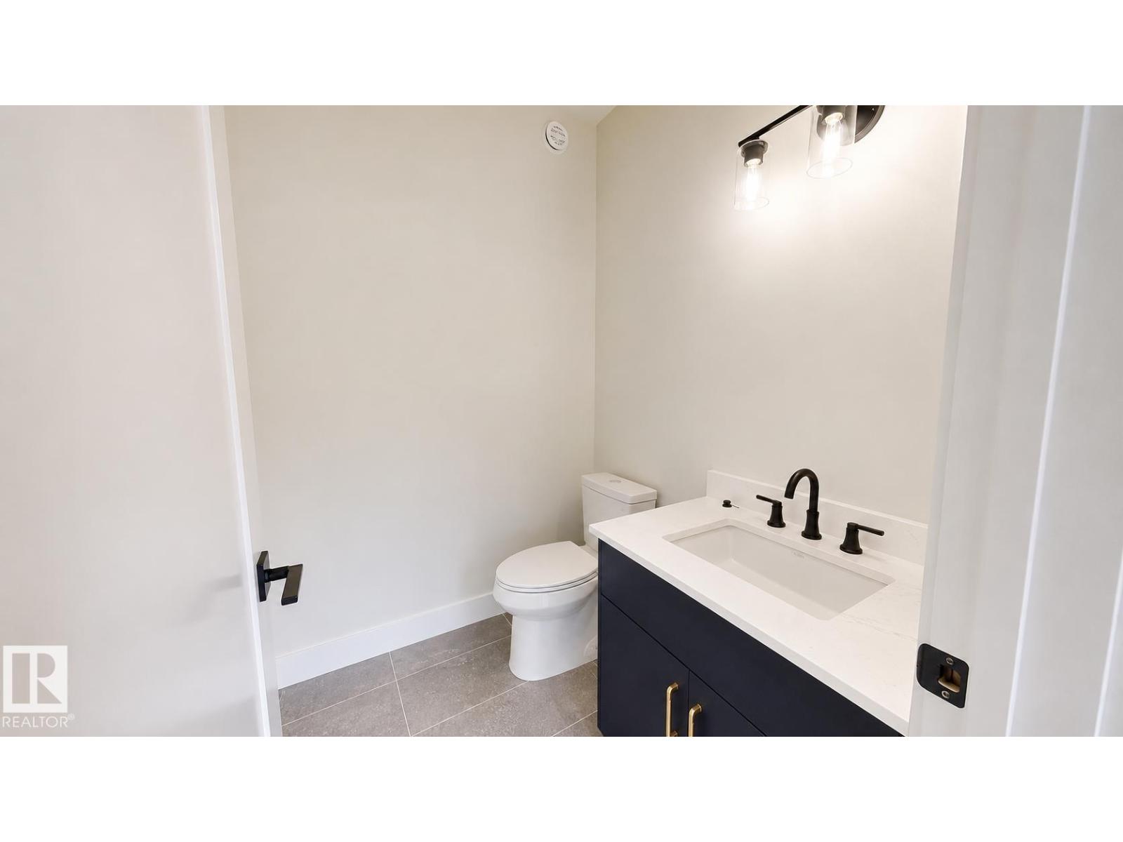4710 49 ST - 7