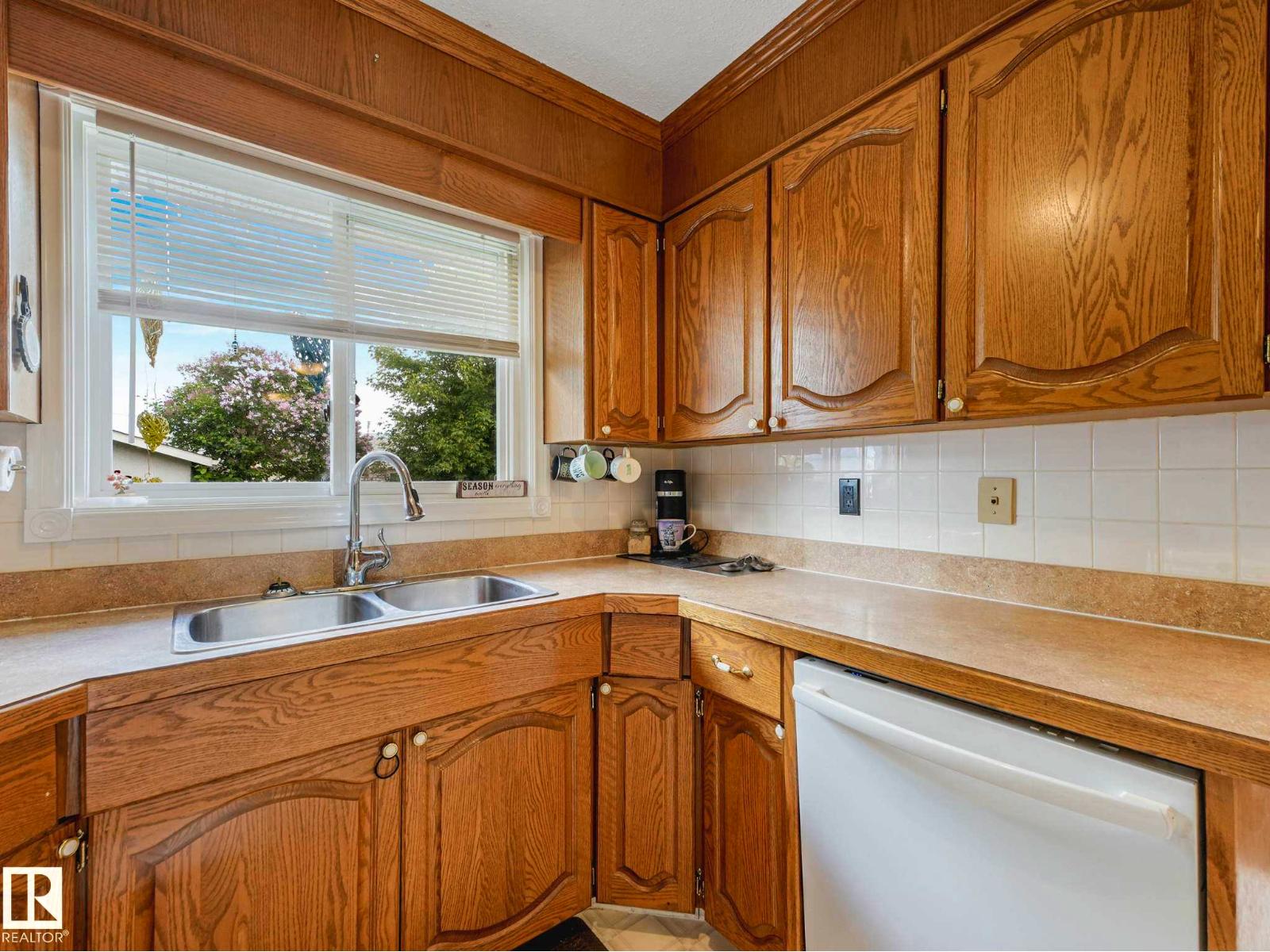 11514 138 AV NW - 15