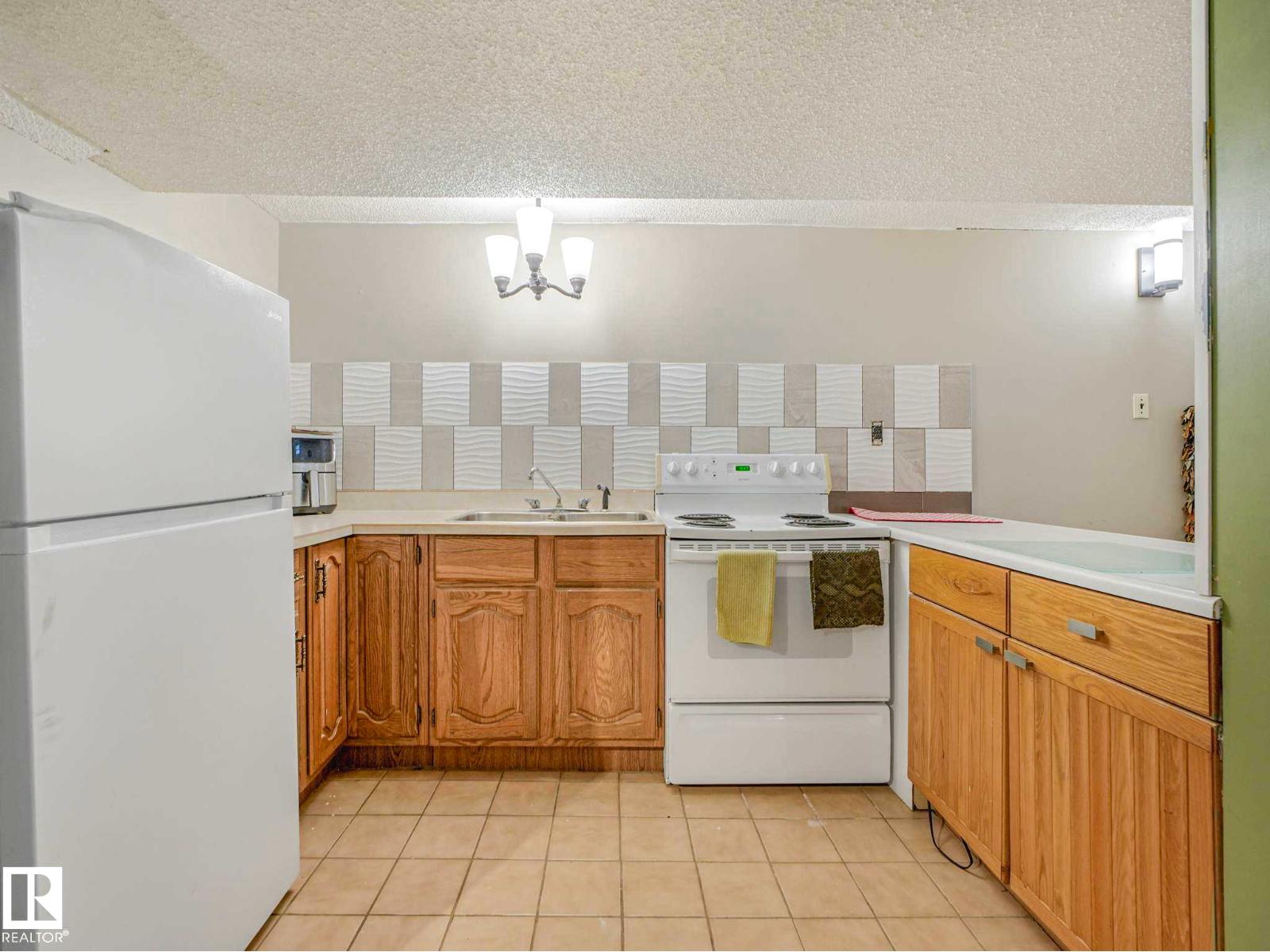 11514 138 AV NW - 39