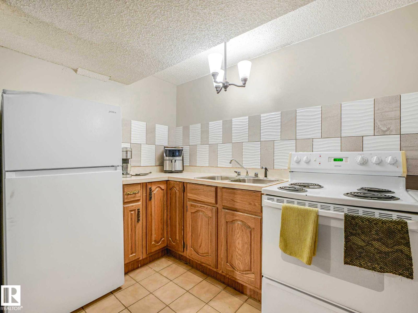 11514 138 AV NW - 41