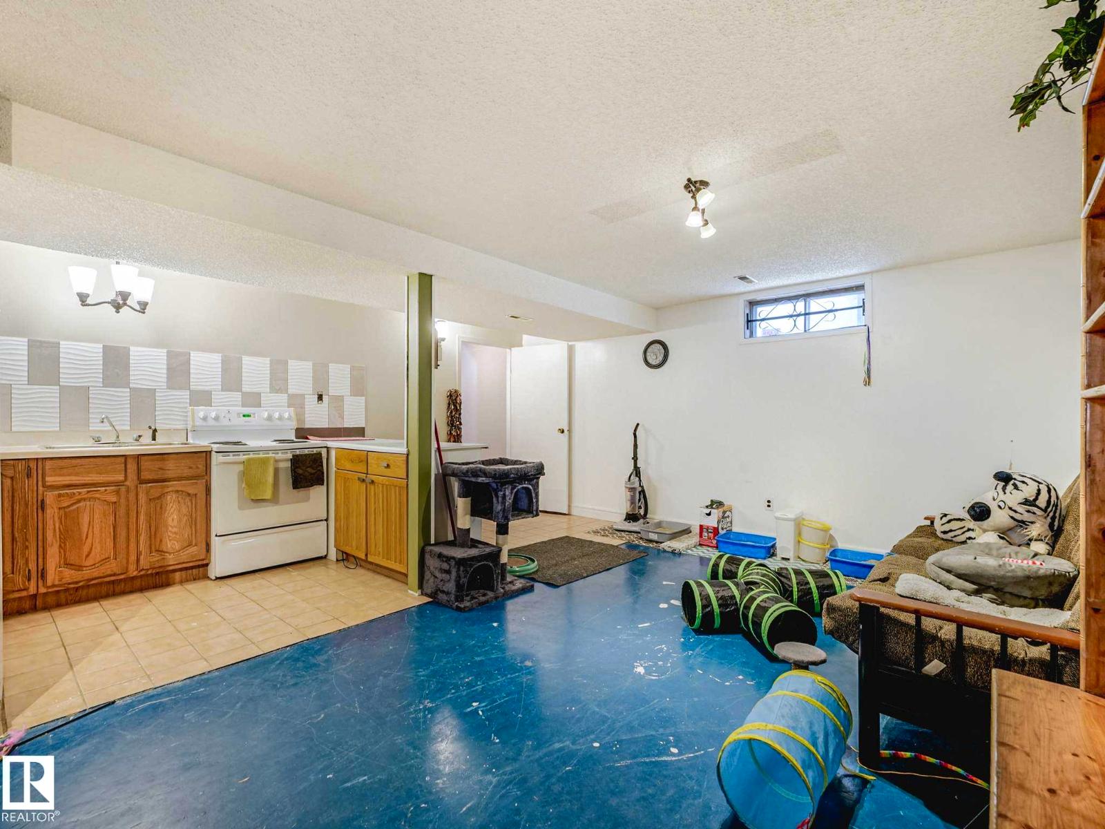 11514 138 AV NW - 42