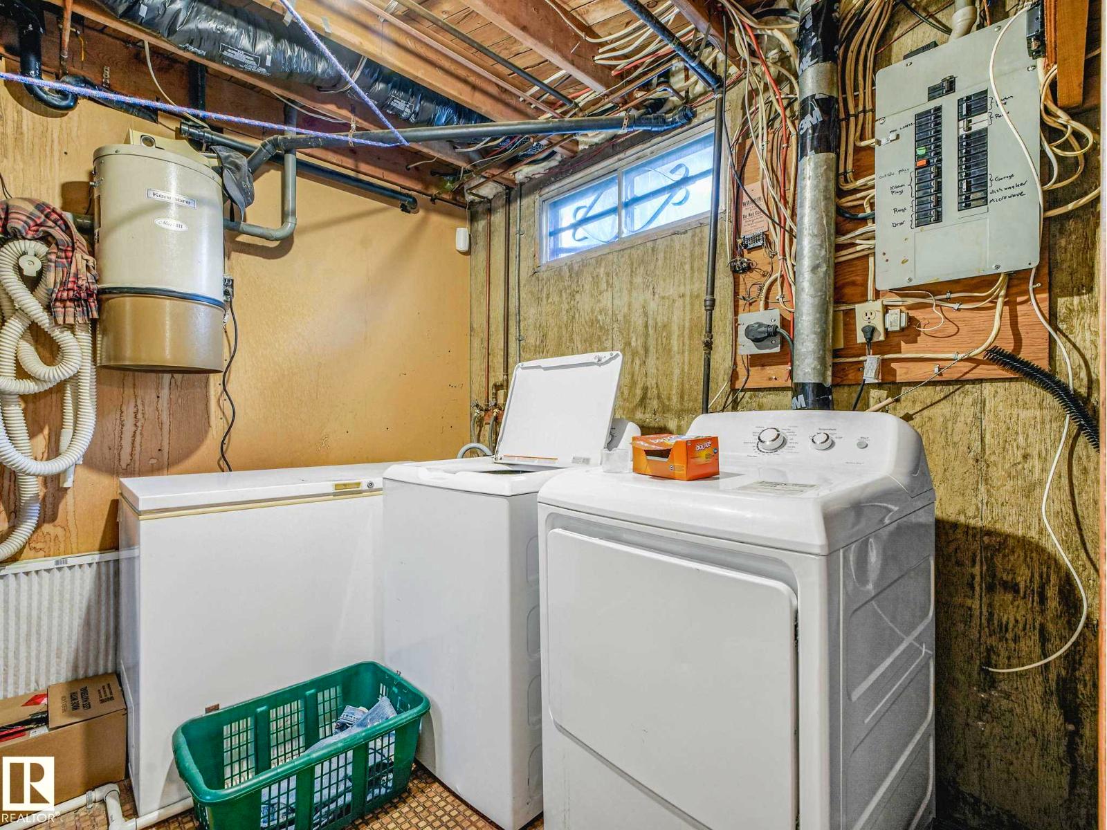 11514 138 AV NW - 54