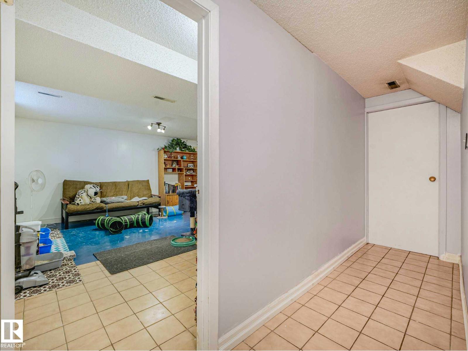 11514 138 AV NW - 55