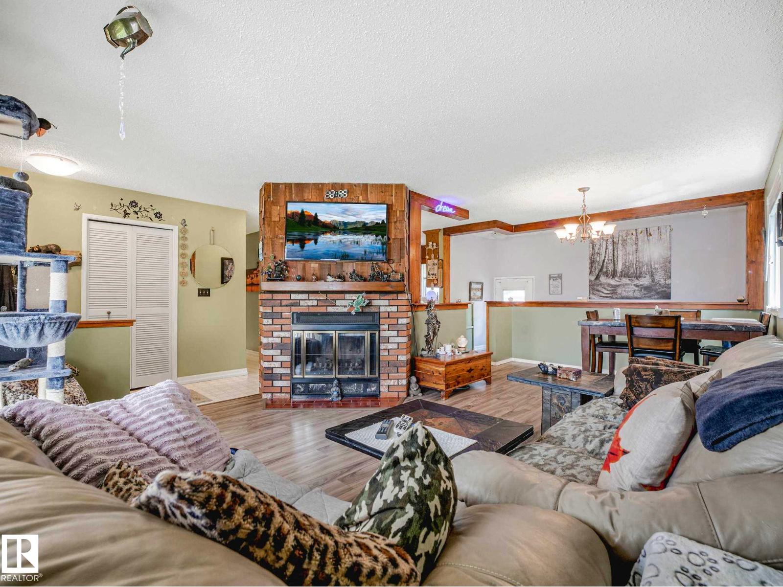 11514 138 AV NW - 6