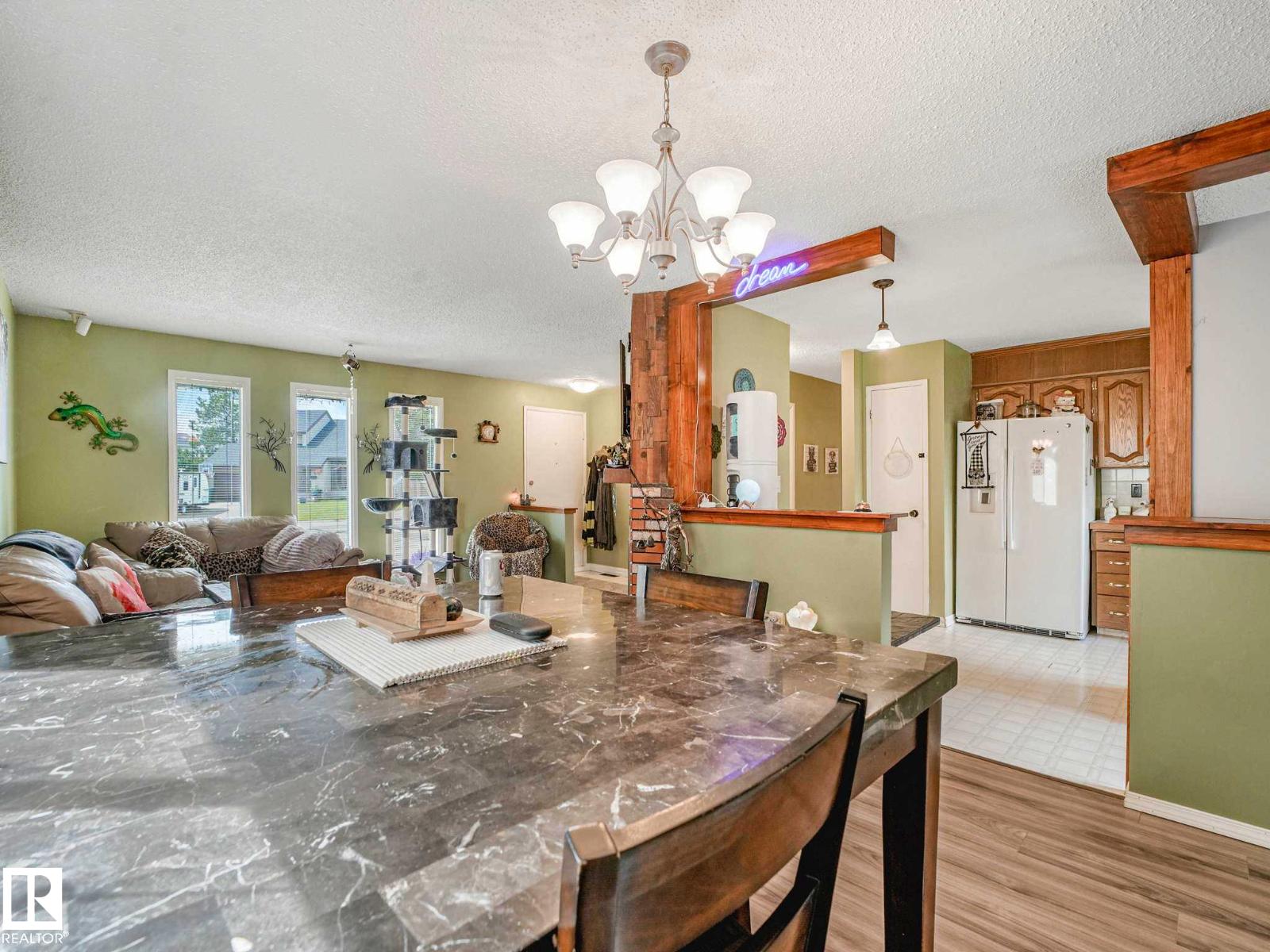 11514 138 AV NW - 9
