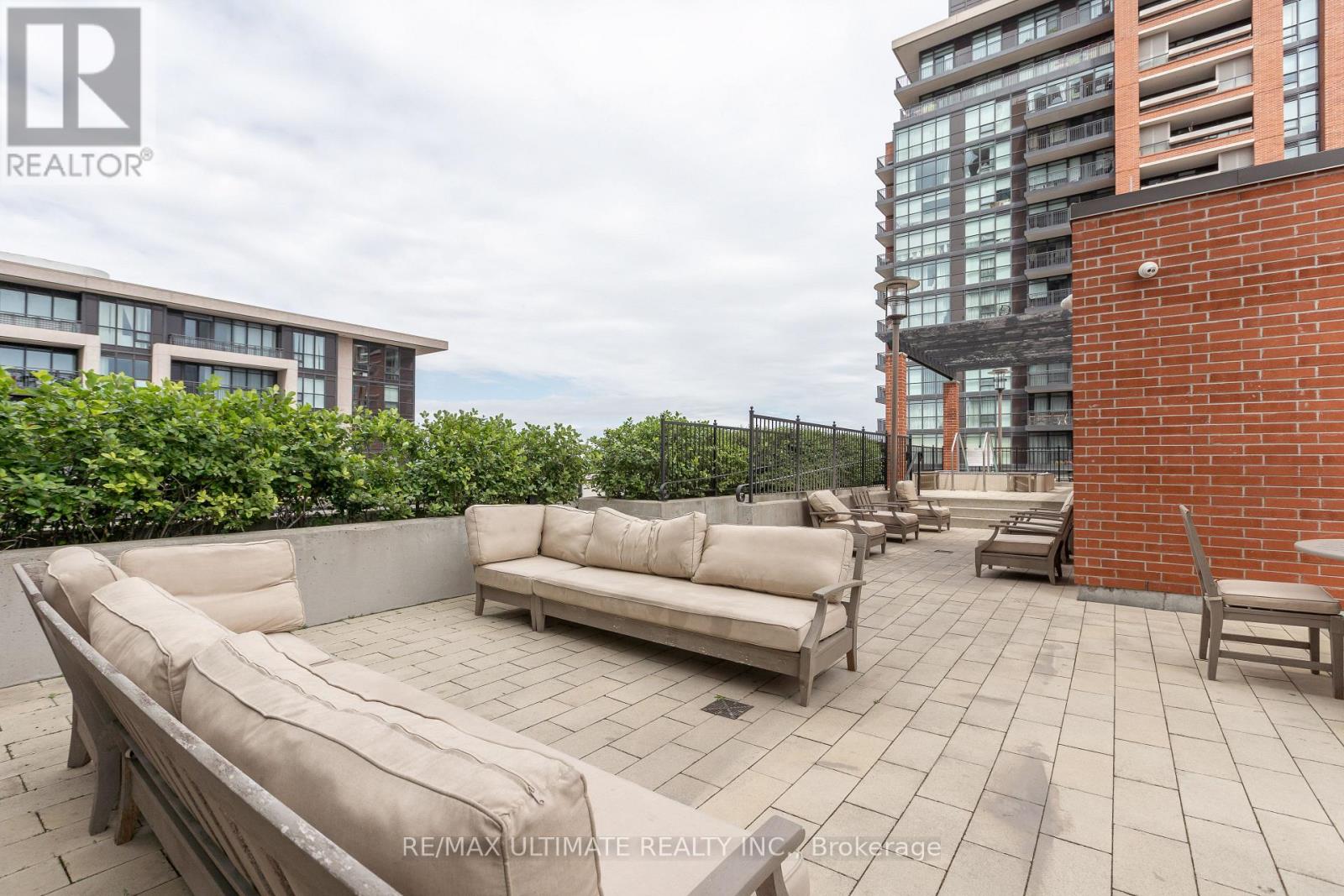 #308 830 LAWRENCE AVENUE W - 30