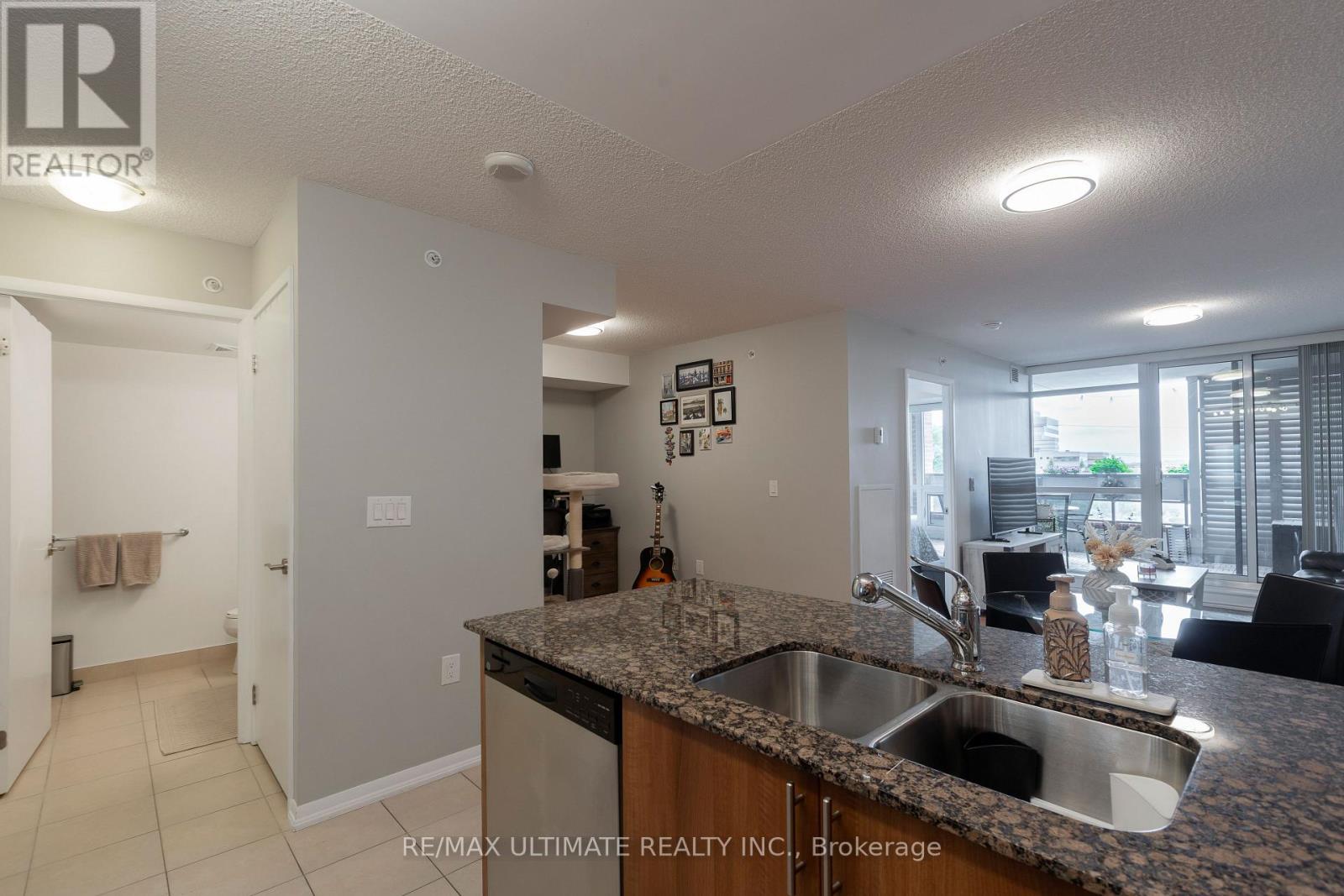 #308 830 LAWRENCE AVENUE W - 5