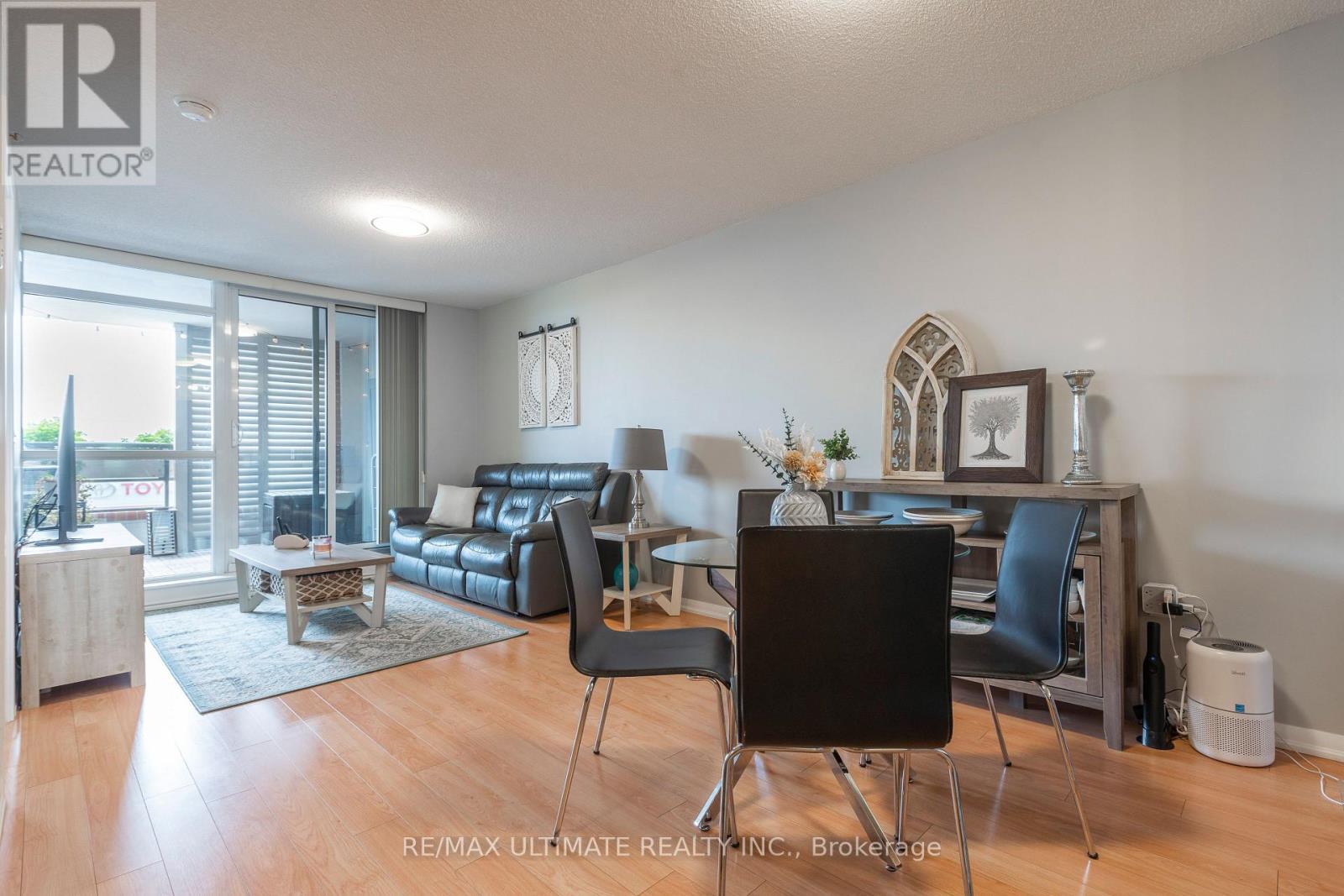 #308 830 LAWRENCE AVENUE W - 7