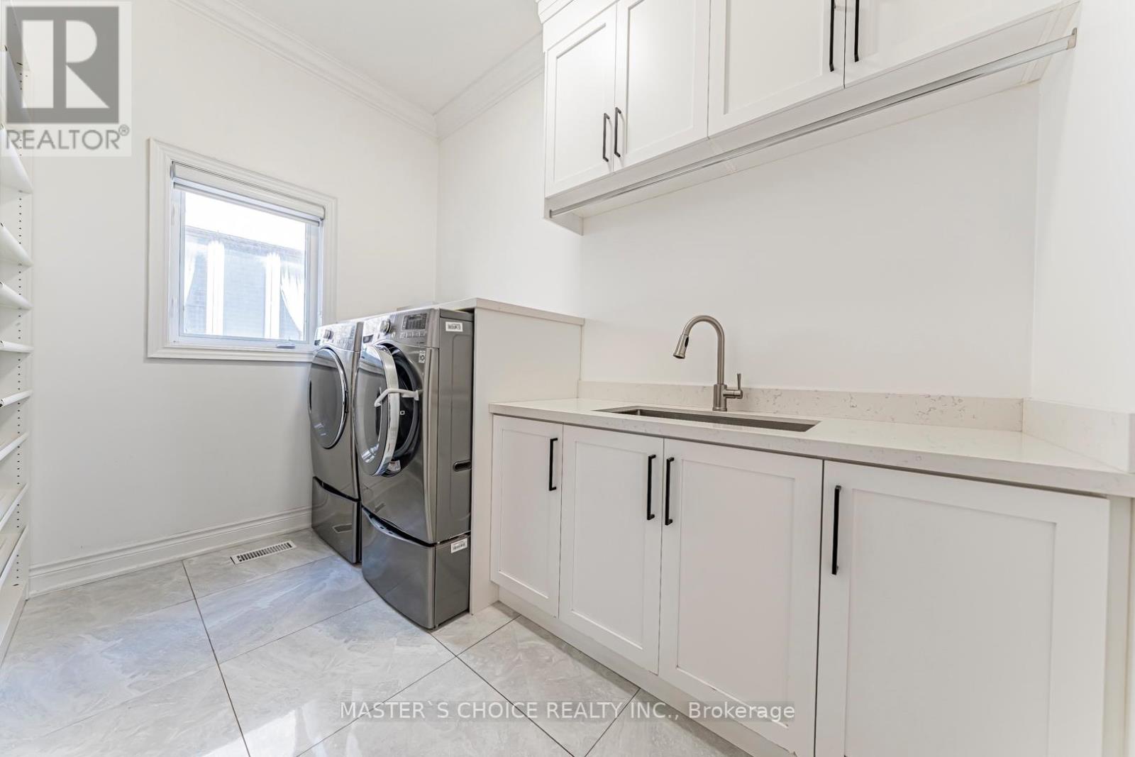 2357 RIDEAU DRIVE - 18