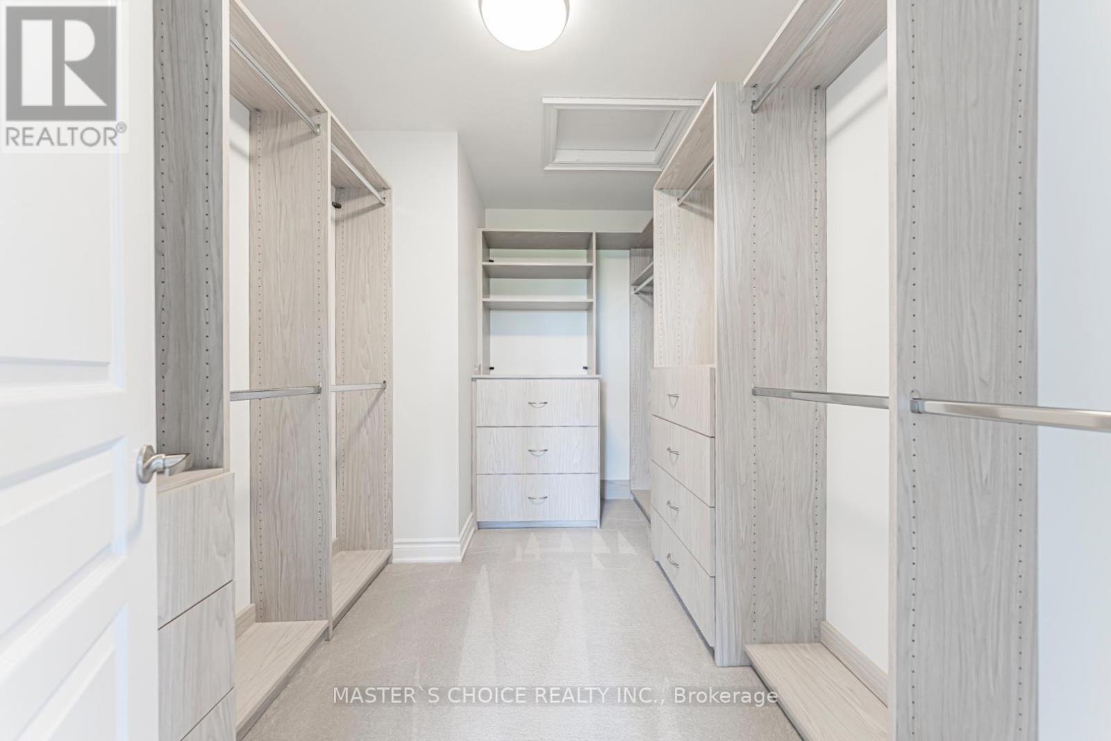 2357 RIDEAU DRIVE - 32