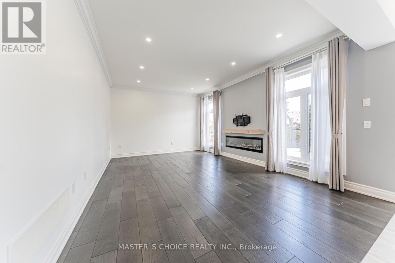 2357 RIDEAU DRIVE - 9