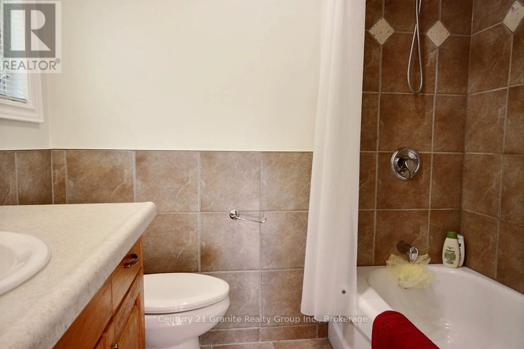 15661 35 HIGHWAY - 16