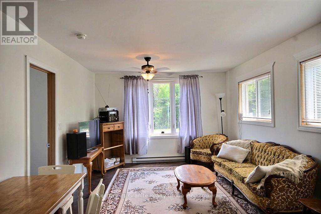 15661 35 HIGHWAY - 19
