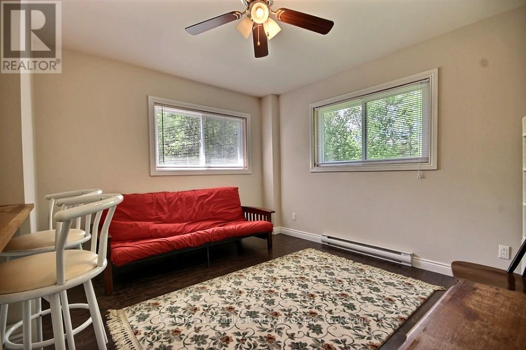 15661 35 HIGHWAY - 27