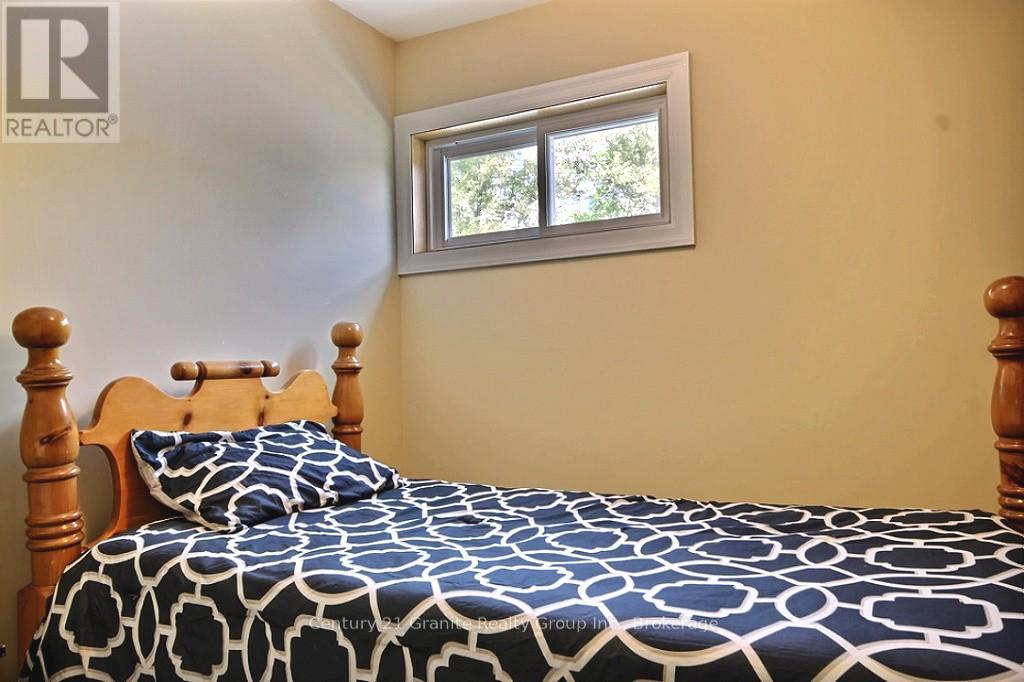 15661 35 HIGHWAY - 21