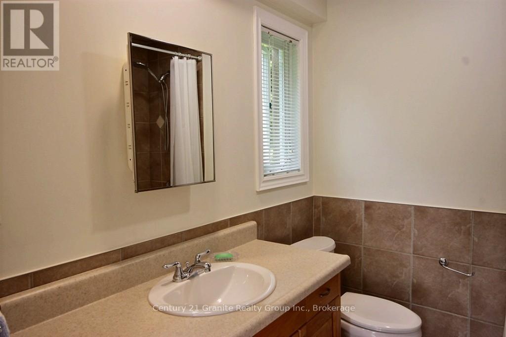 15661 35 HIGHWAY - 17