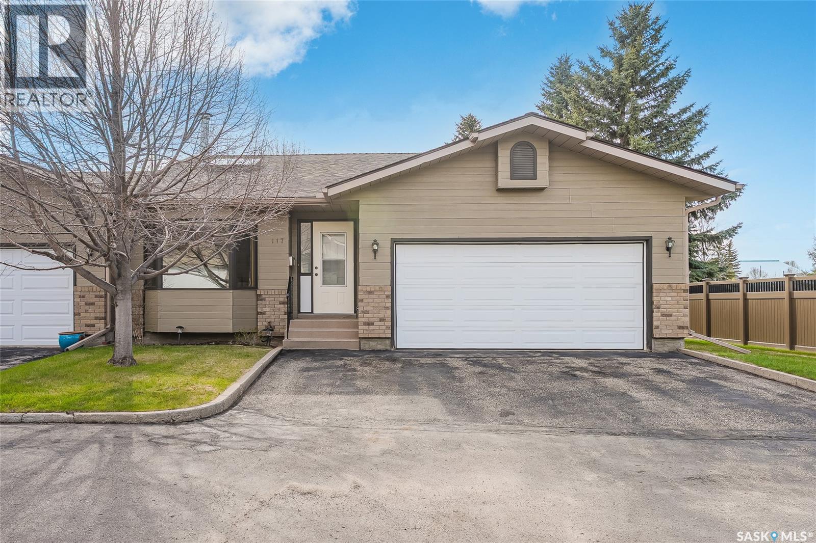#117 420 Heritage CRESCENT - 1