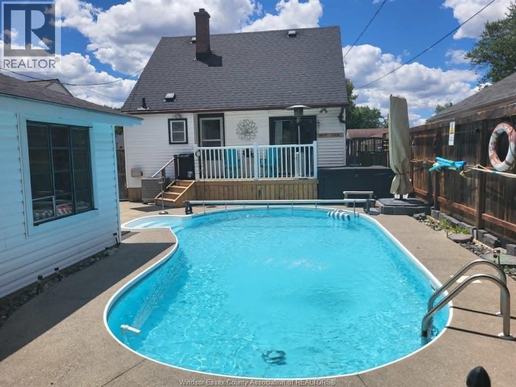 1042 EDWARD AVENUE - 11