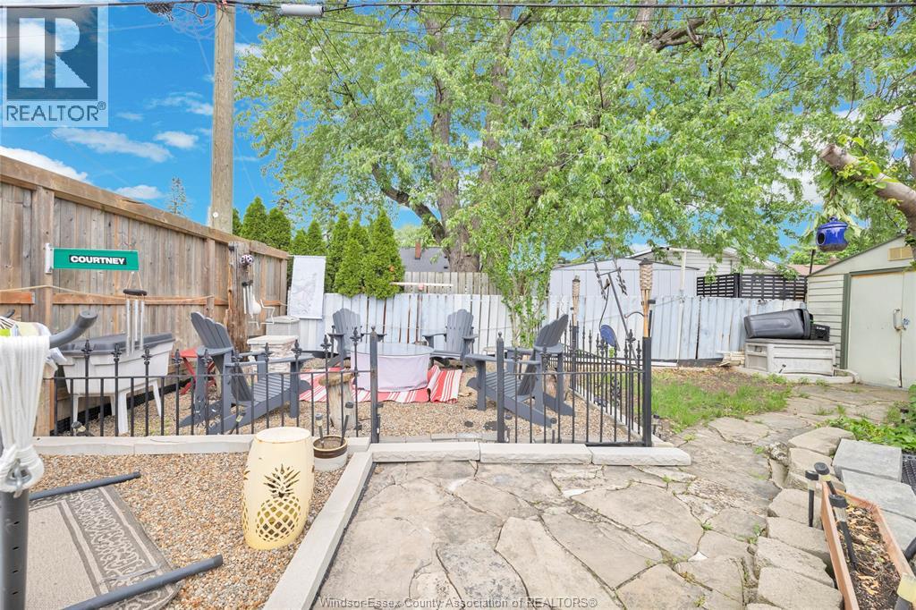 1042 EDWARD AVENUE - 6