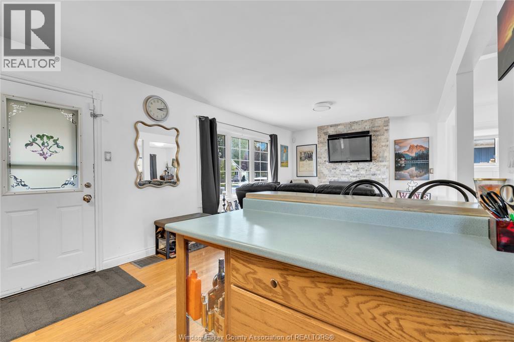 1042 EDWARD AVENUE - 18