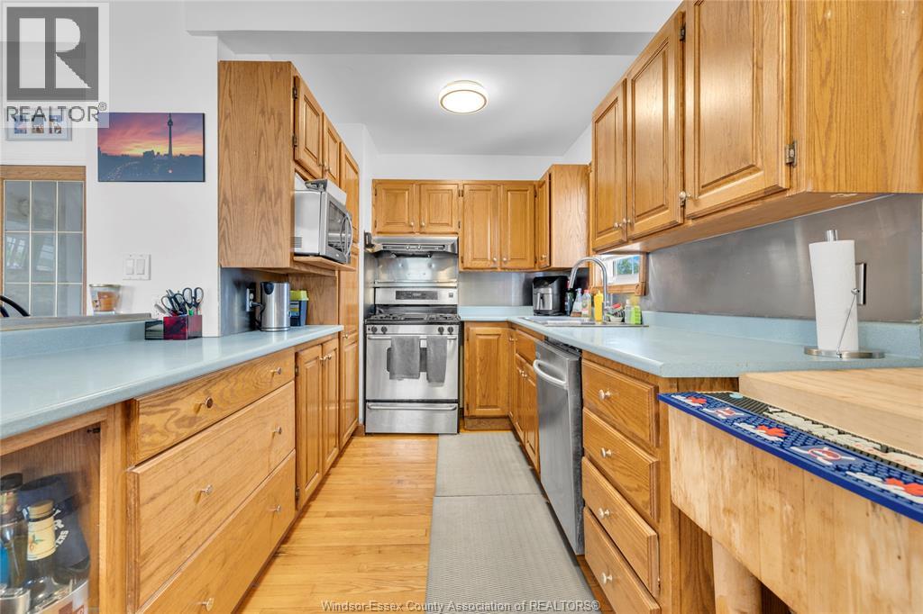 1042 EDWARD AVENUE - 16