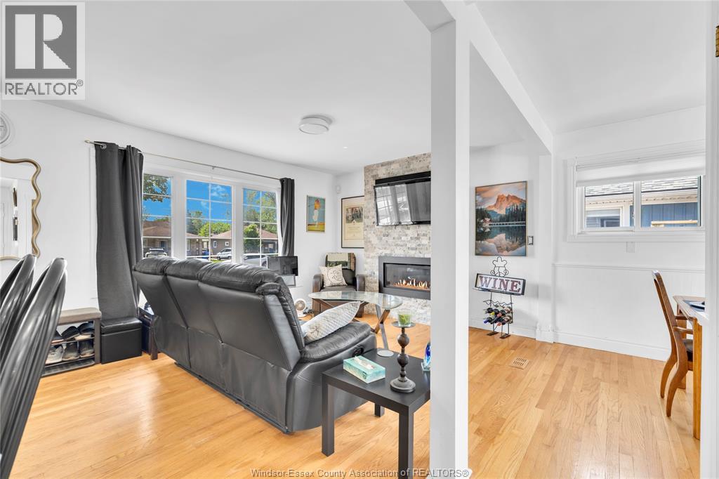1042 EDWARD AVENUE - 20