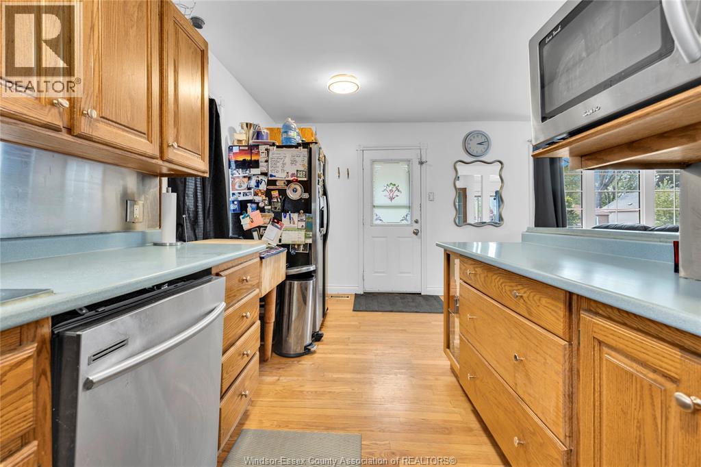 1042 EDWARD AVENUE - 17