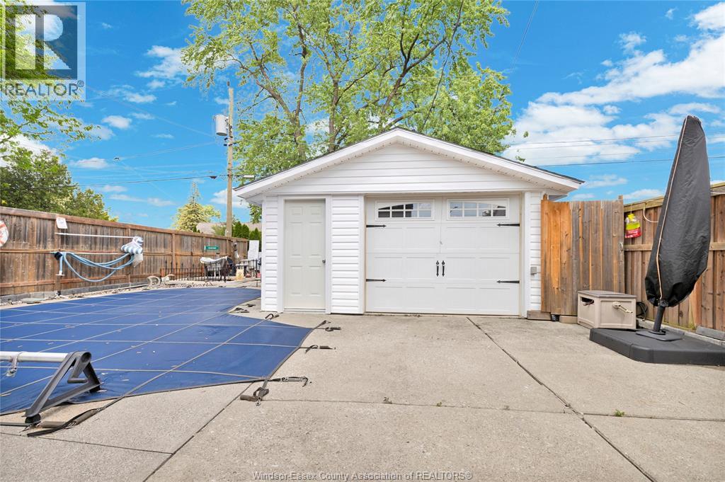 1042 EDWARD AVENUE - 5
