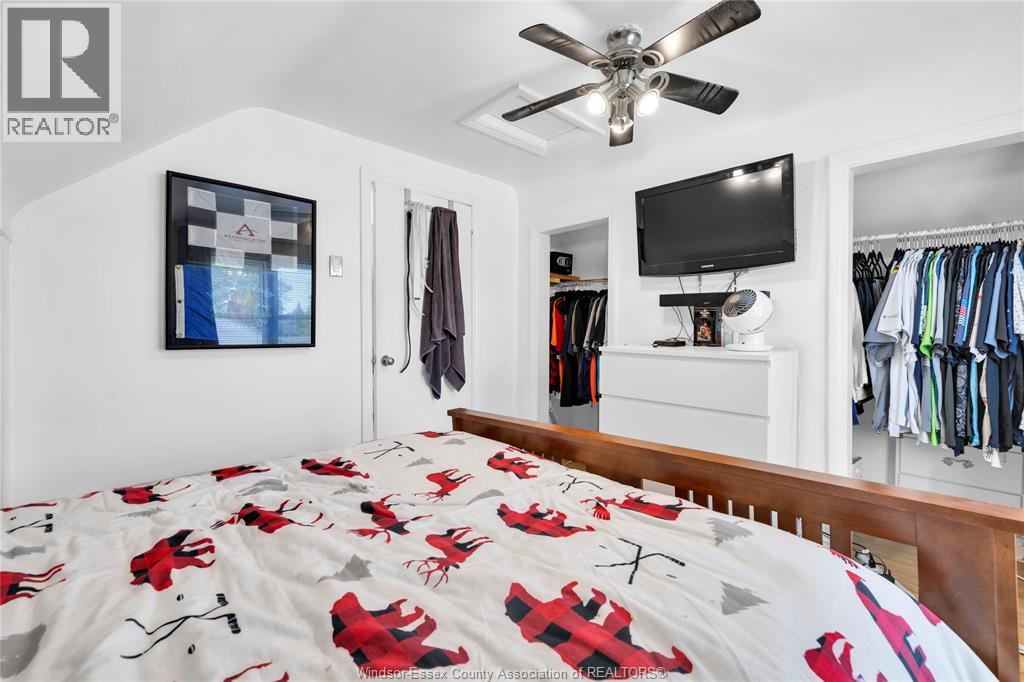 1042 EDWARD AVENUE - 26