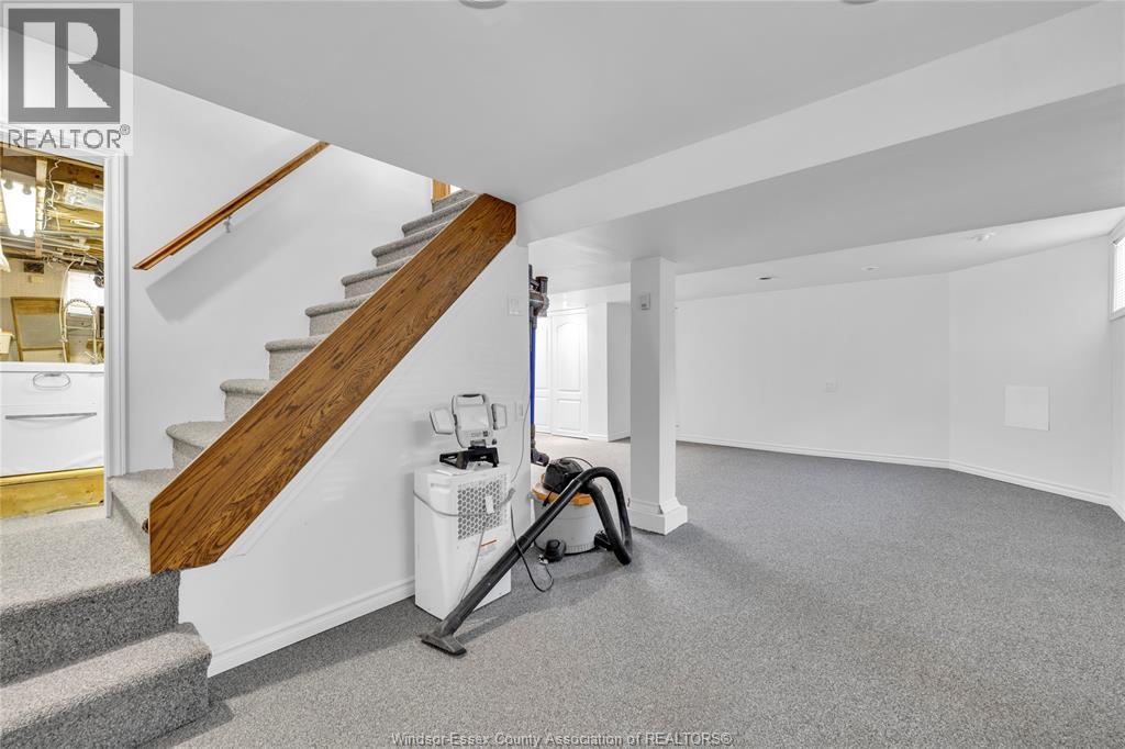 1042 EDWARD AVENUE - 29
