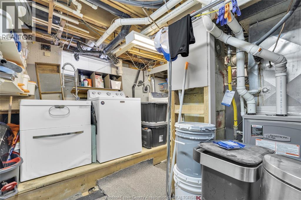 1042 EDWARD AVENUE - 32