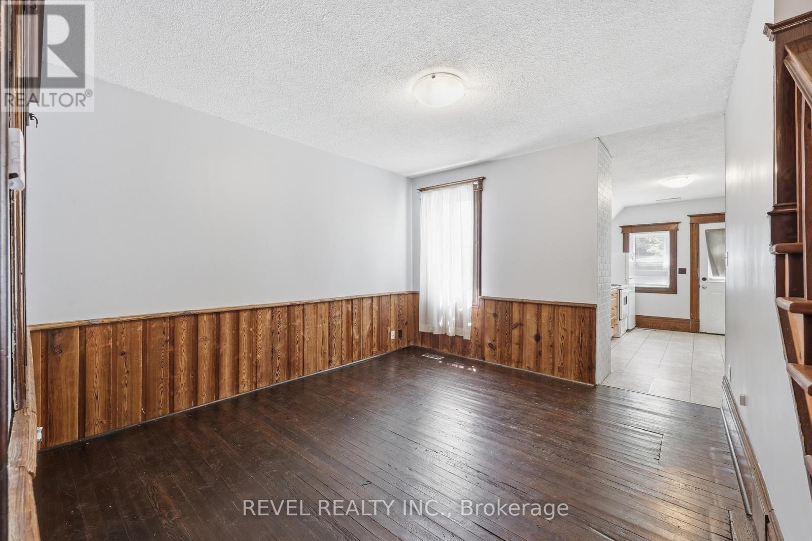 463 EAST MAIN STREET - 10