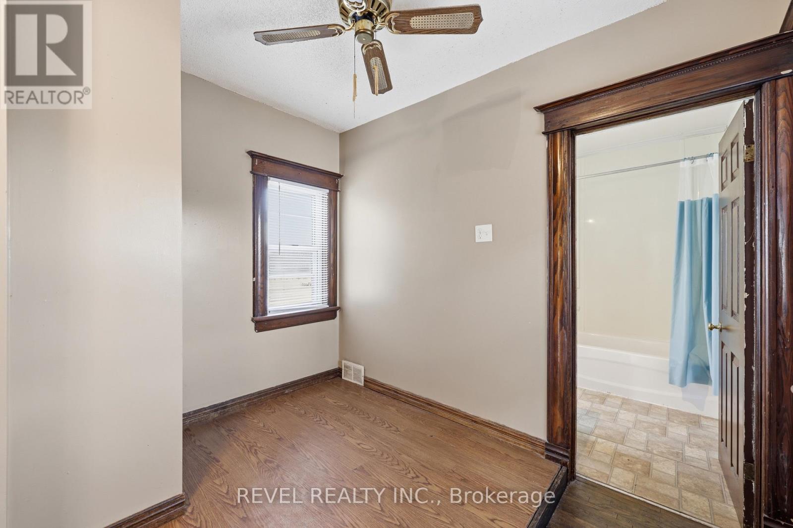 463 EAST MAIN STREET - 18