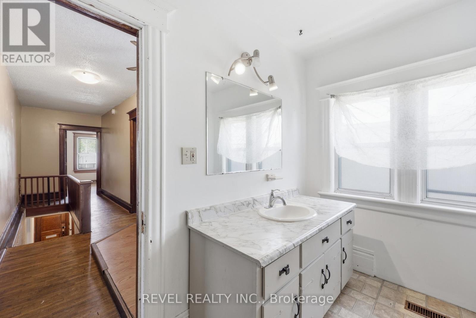 463 EAST MAIN STREET - 20